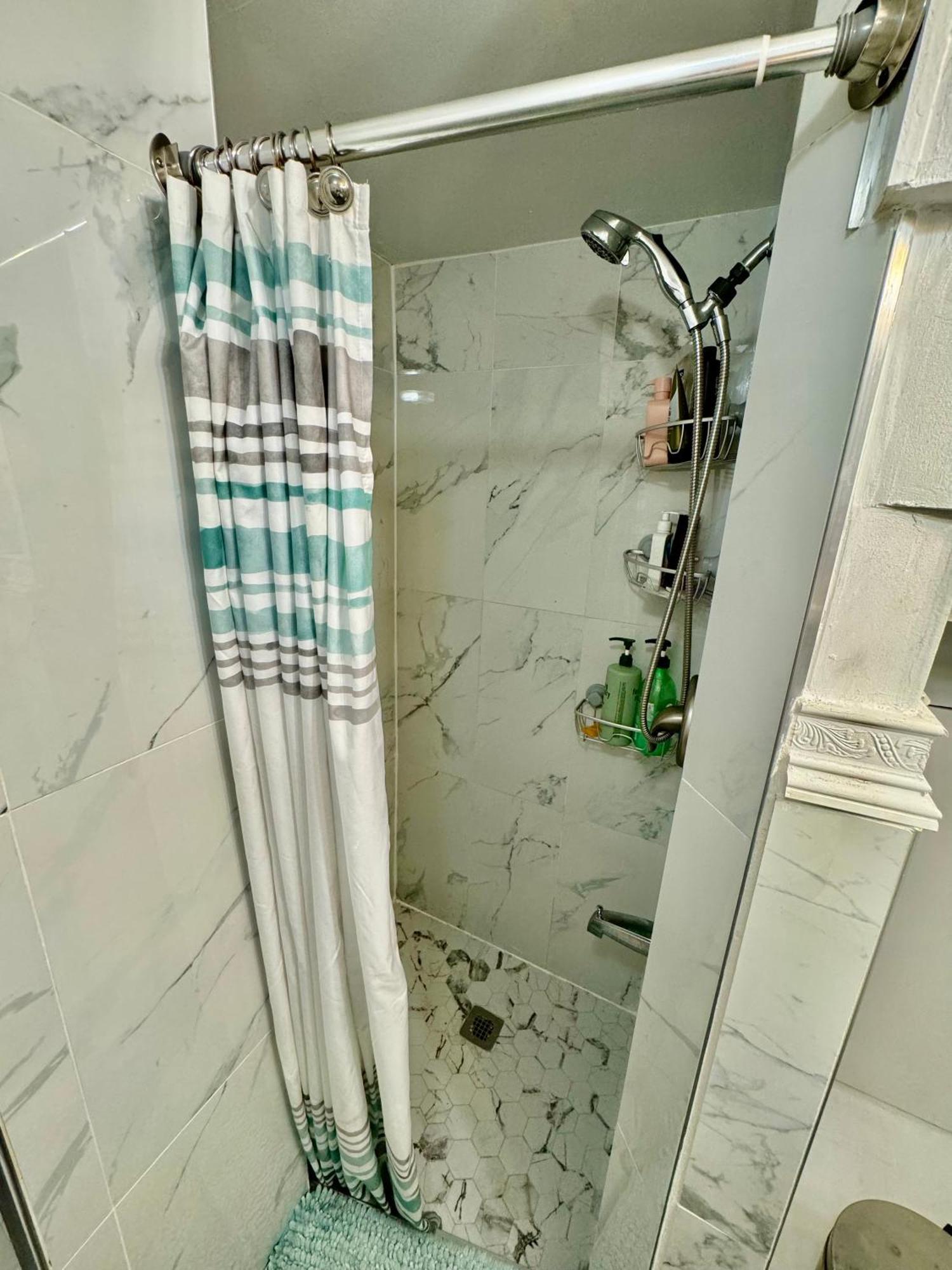 Tiny Private Room On The 1St Floor With Shared Bathroom Near Seatac Airport And Downtown Seattle Zewnętrze zdjęcie