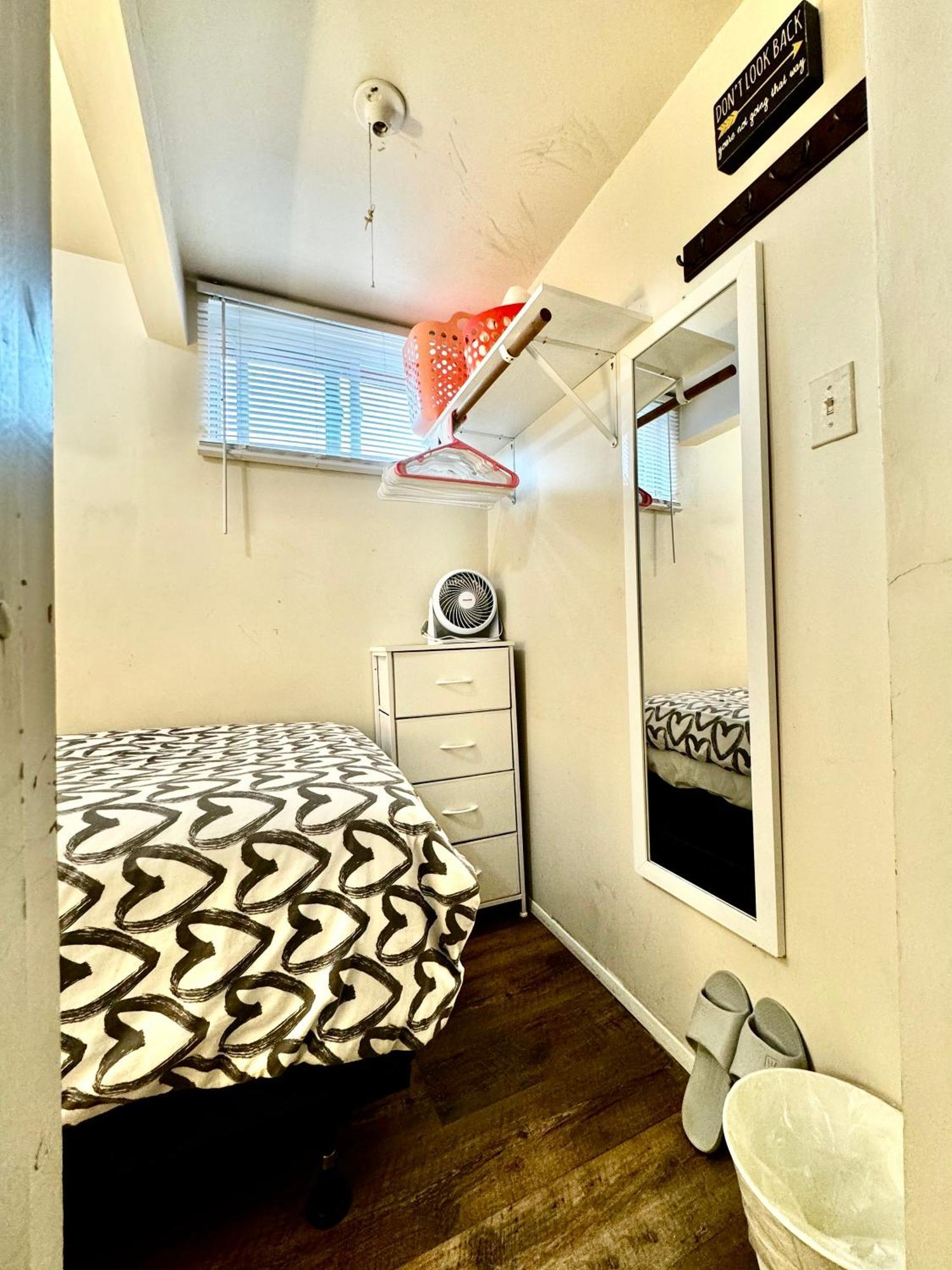 Tiny Private Room On The 1St Floor With Shared Bathroom Near Seatac Airport And Downtown Seattle Zewnętrze zdjęcie