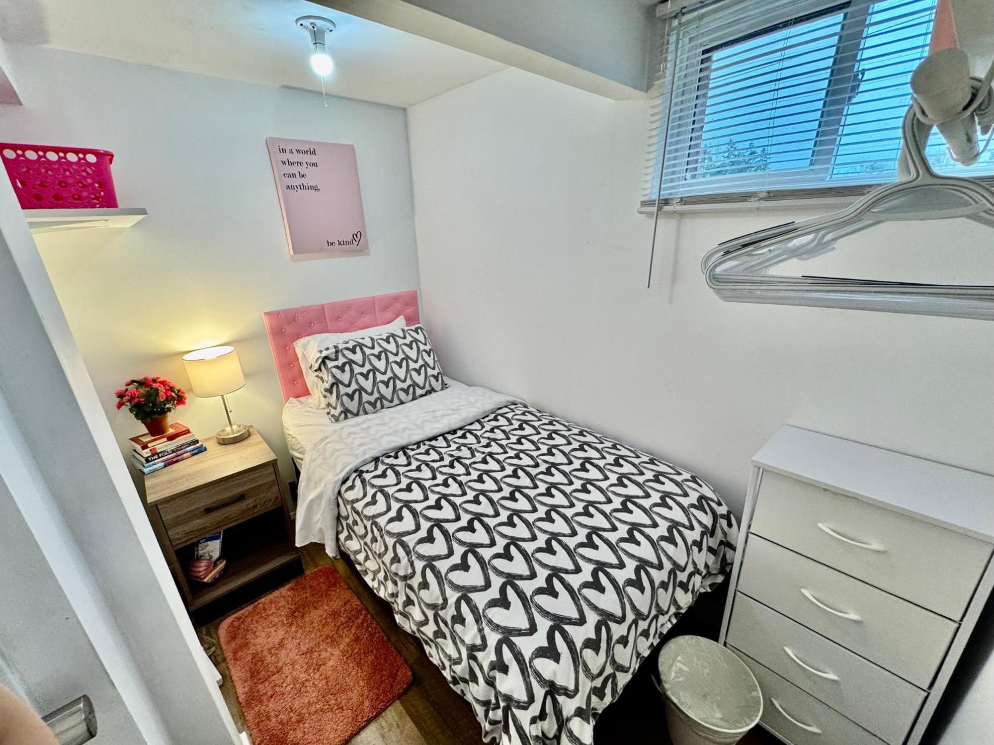 Tiny Private Room On The 1St Floor With Shared Bathroom Near Seatac Airport And Downtown Seattle Zewnętrze zdjęcie