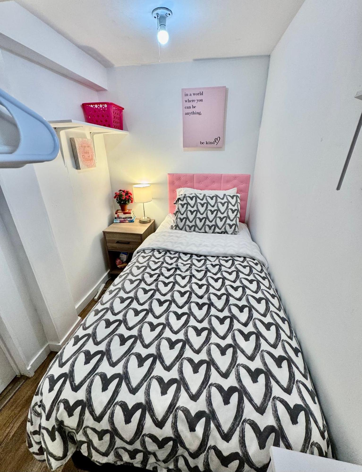 Tiny Private Room On The 1St Floor With Shared Bathroom Near Seatac Airport And Downtown Seattle Zewnętrze zdjęcie
